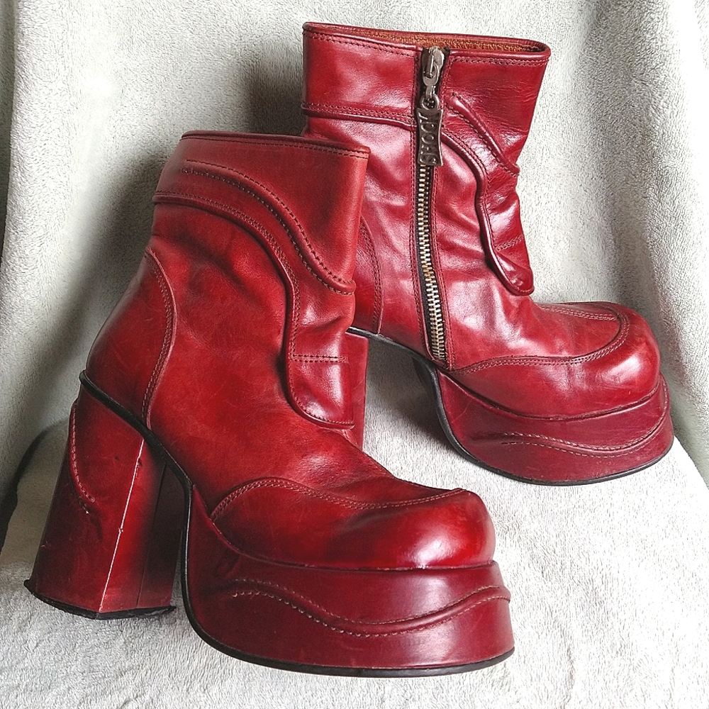 Shock all-leather 1990's vintage platform boots!